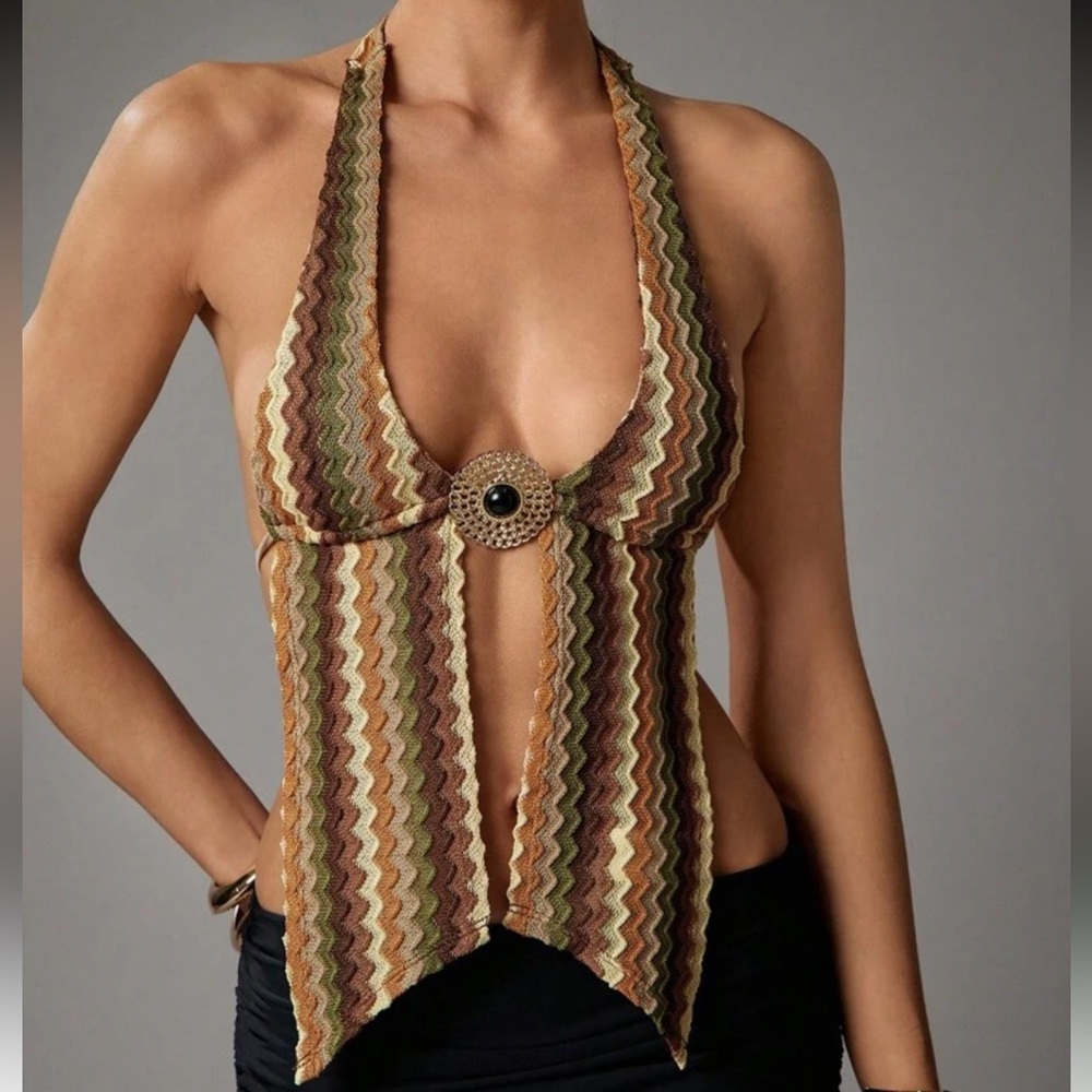 RARE knit halter top with gold detail - Picture 4 of 5